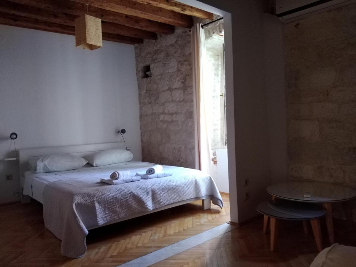 Rooms Livia Trogir Extérieur photo