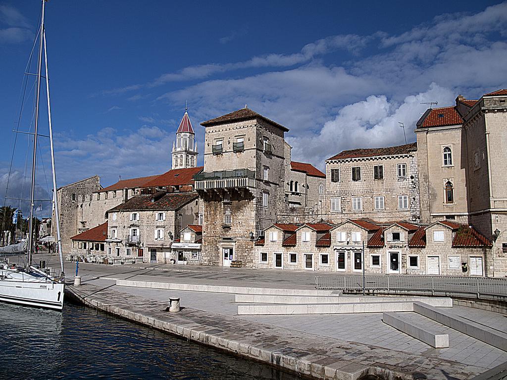 Rooms Livia Trogir Extérieur photo