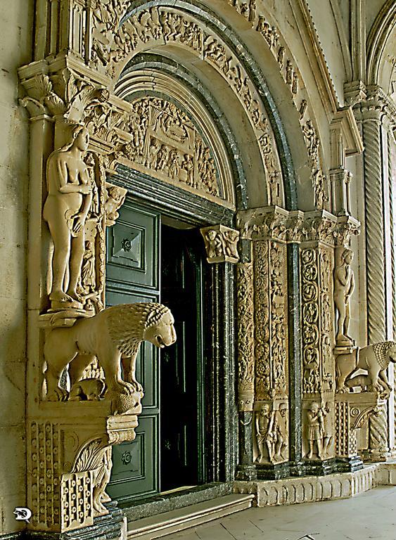 Rooms Livia Trogir Extérieur photo