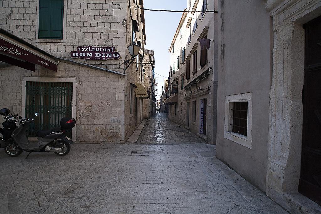 Rooms Livia Trogir Extérieur photo