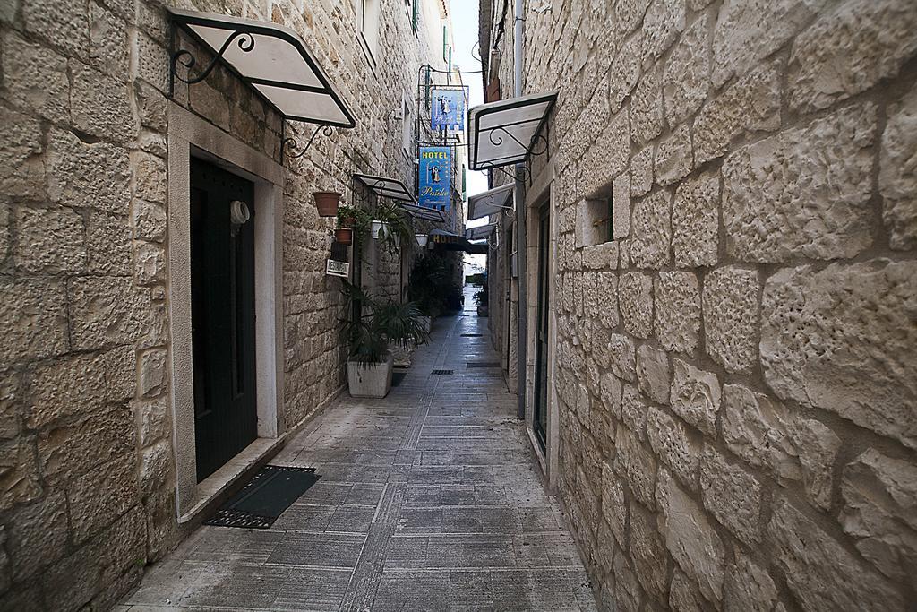 Rooms Livia Trogir Extérieur photo